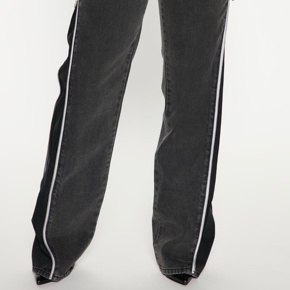 Zip It Up Straight Leg Jeans - Black size 7 (runs small) - Picture 5 of 5
